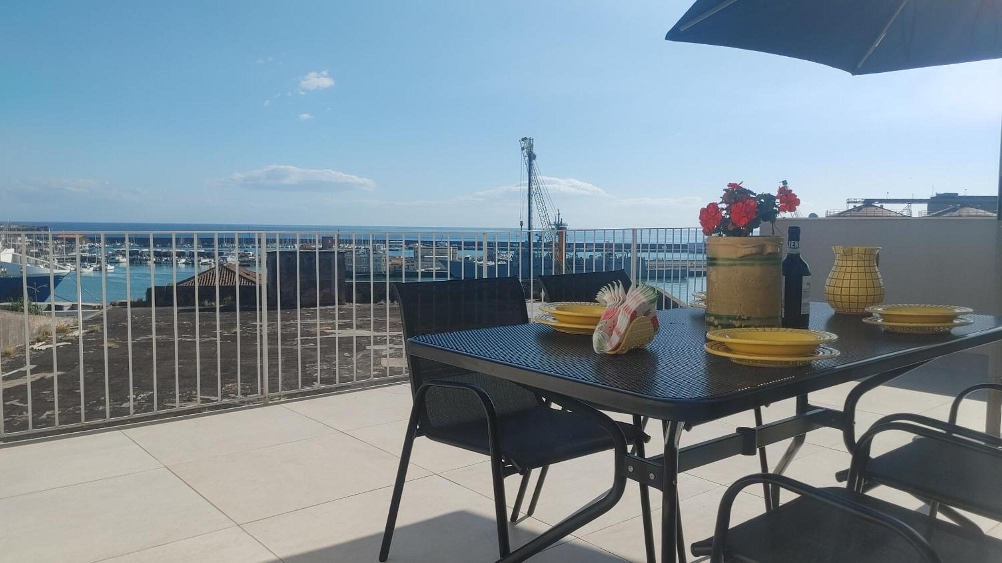 Attico Sul Porto Di Catania E Vista Vulcano Esterno foto